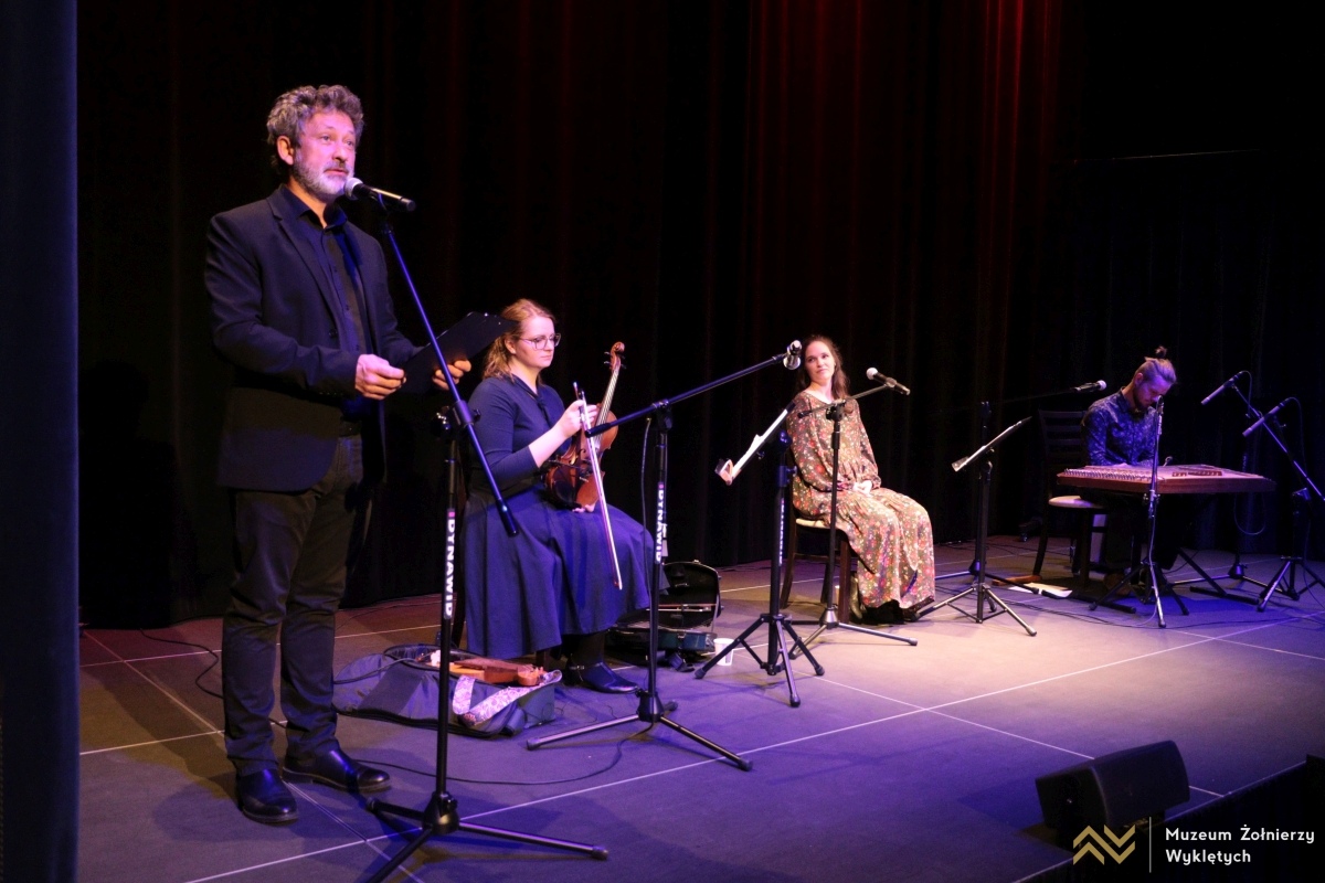 Koncert Kapeli Feadków w Muzeum Żołnierzy Wyklętych w Ostrołęce [05.04.2025] - zdjęcie #18 - eOstroleka.pl