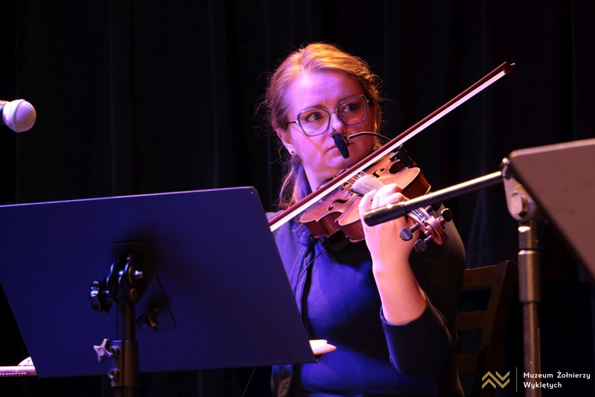 Koncert Kapeli Feadków w Muzeum Żołnierzy Wyklętych w Ostrołęce [05.04.2025] - zdjęcie #12 - eOstroleka.pl