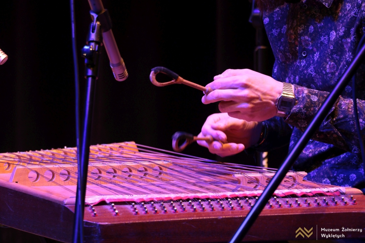 Koncert Kapeli Feadków w Muzeum Żołnierzy Wyklętych w Ostrołęce [05.04.2025] - zdjęcie #10 - eOstroleka.pl