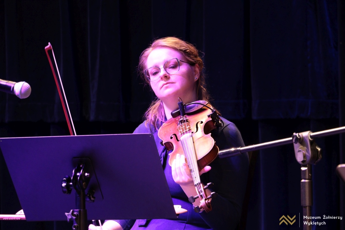 Koncert Kapeli Feadków w Muzeum Żołnierzy Wyklętych w Ostrołęce [05.04.2025] - zdjęcie #5 - eOstroleka.pl