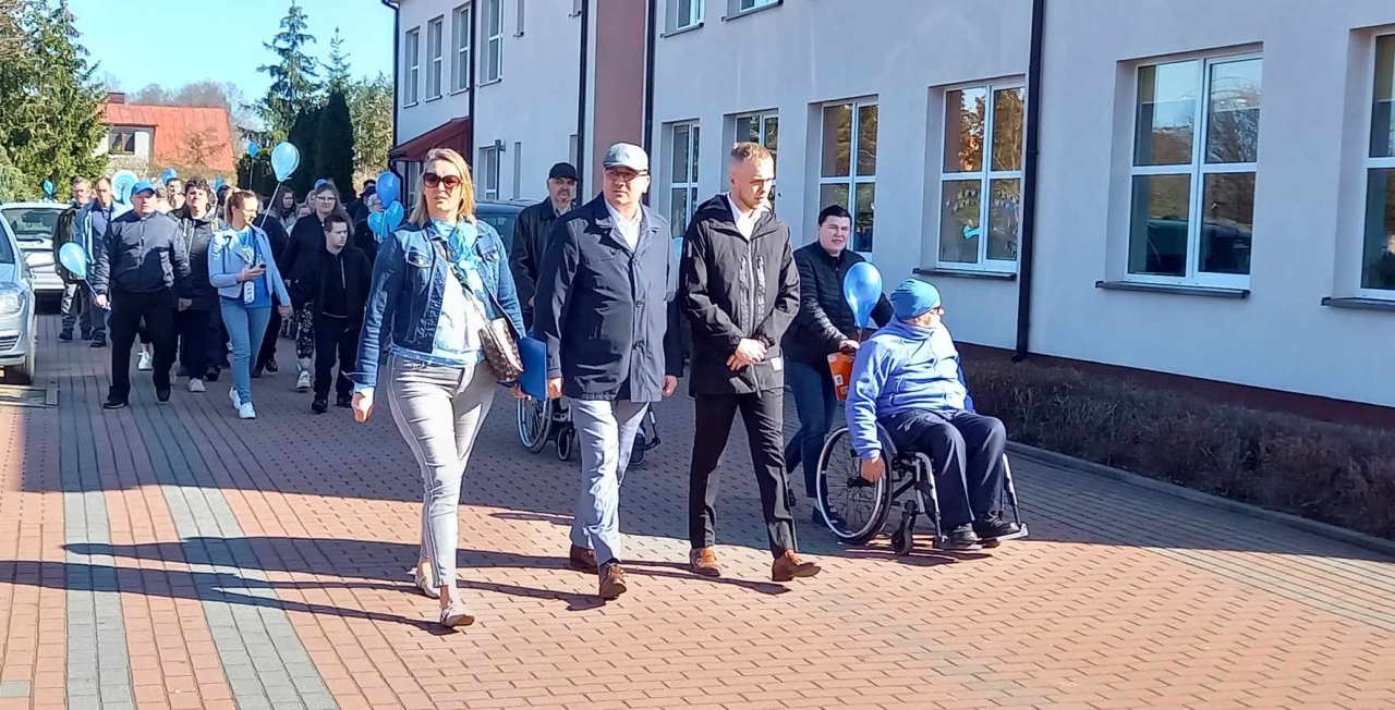 Obchody Światowego Dnia Świadomości Autyzmu w Baranowie [02.04.2025] - zdjęcie #76 - eOstroleka.pl