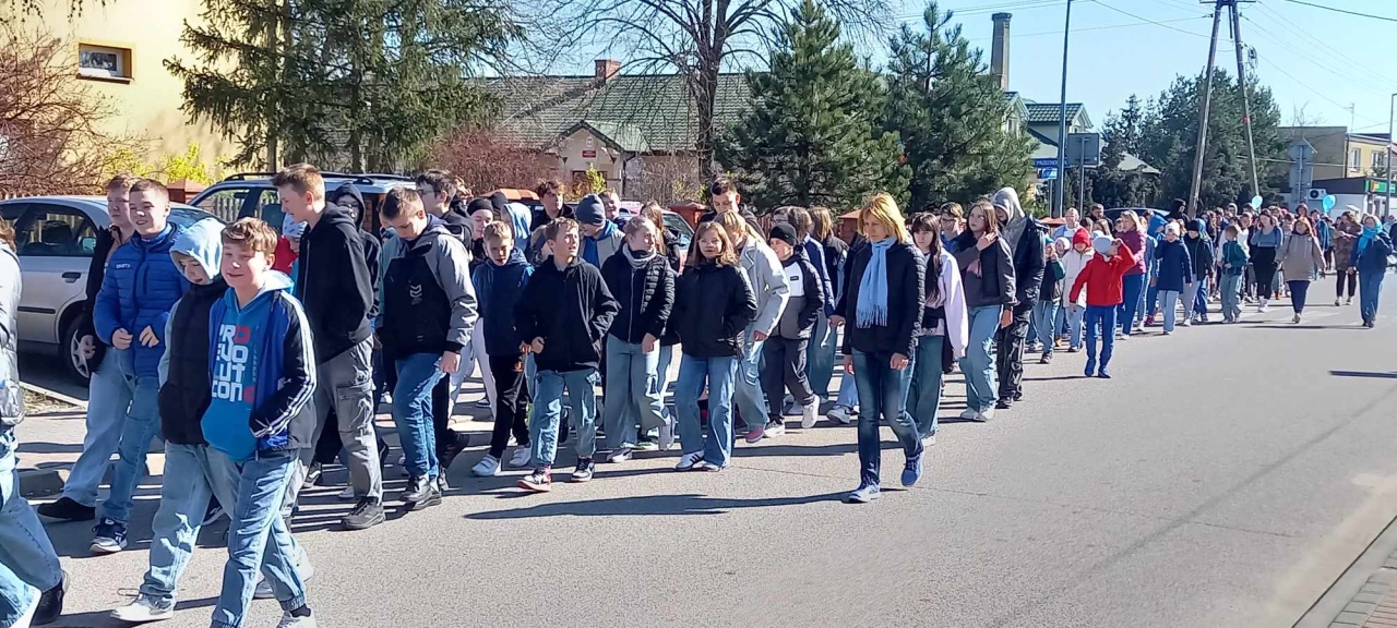Obchody Światowego Dnia Świadomości Autyzmu w Baranowie [02.04.2025] - zdjęcie #75 - eOstroleka.pl