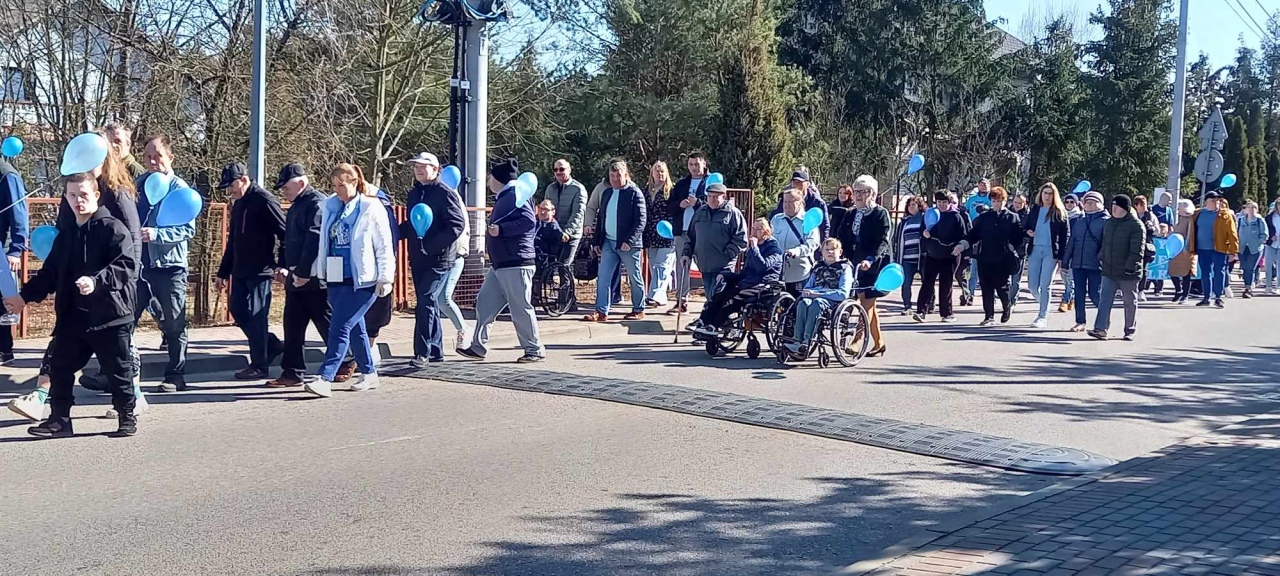 Obchody Światowego Dnia Świadomości Autyzmu w Baranowie [02.04.2025] - zdjęcie #66 - eOstroleka.pl