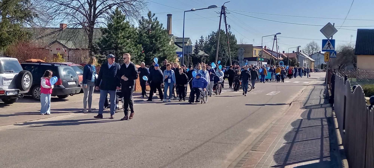Obchody Światowego Dnia Świadomości Autyzmu w Baranowie [02.04.2025] - zdjęcie #64 - eOstroleka.pl