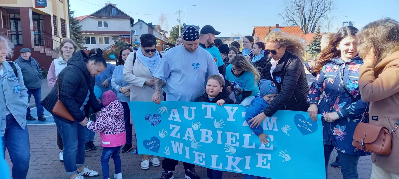 Obchody Światowego Dnia Świadomości Autyzmu w Baranowie [02.04.2025] - zdjęcie #58 - eOstroleka.pl