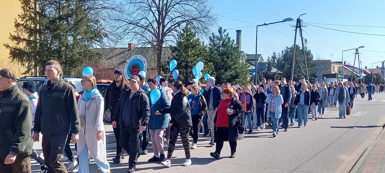 Obchody Światowego Dnia Świadomości Autyzmu w Baranowie [02.04.2025] - zdjęcie #56 - eOstroleka.pl