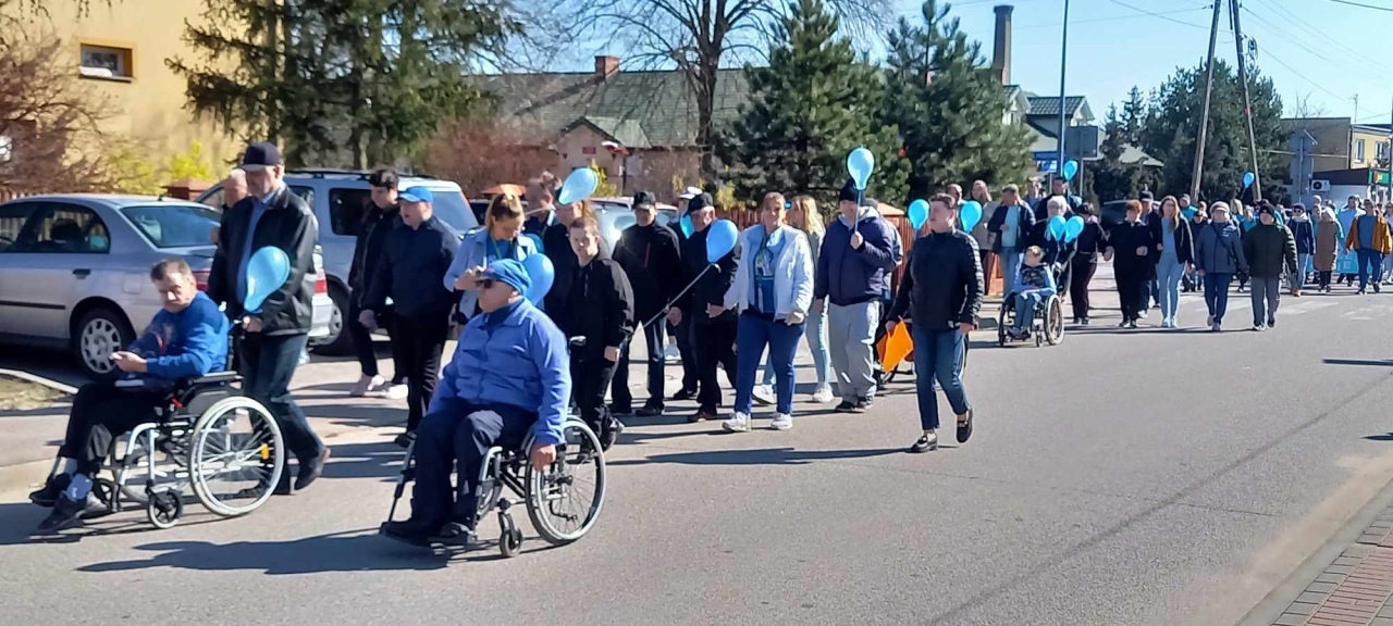 Obchody Światowego Dnia Świadomości Autyzmu w Baranowie [02.04.2025] - zdjęcie #50 - eOstroleka.pl