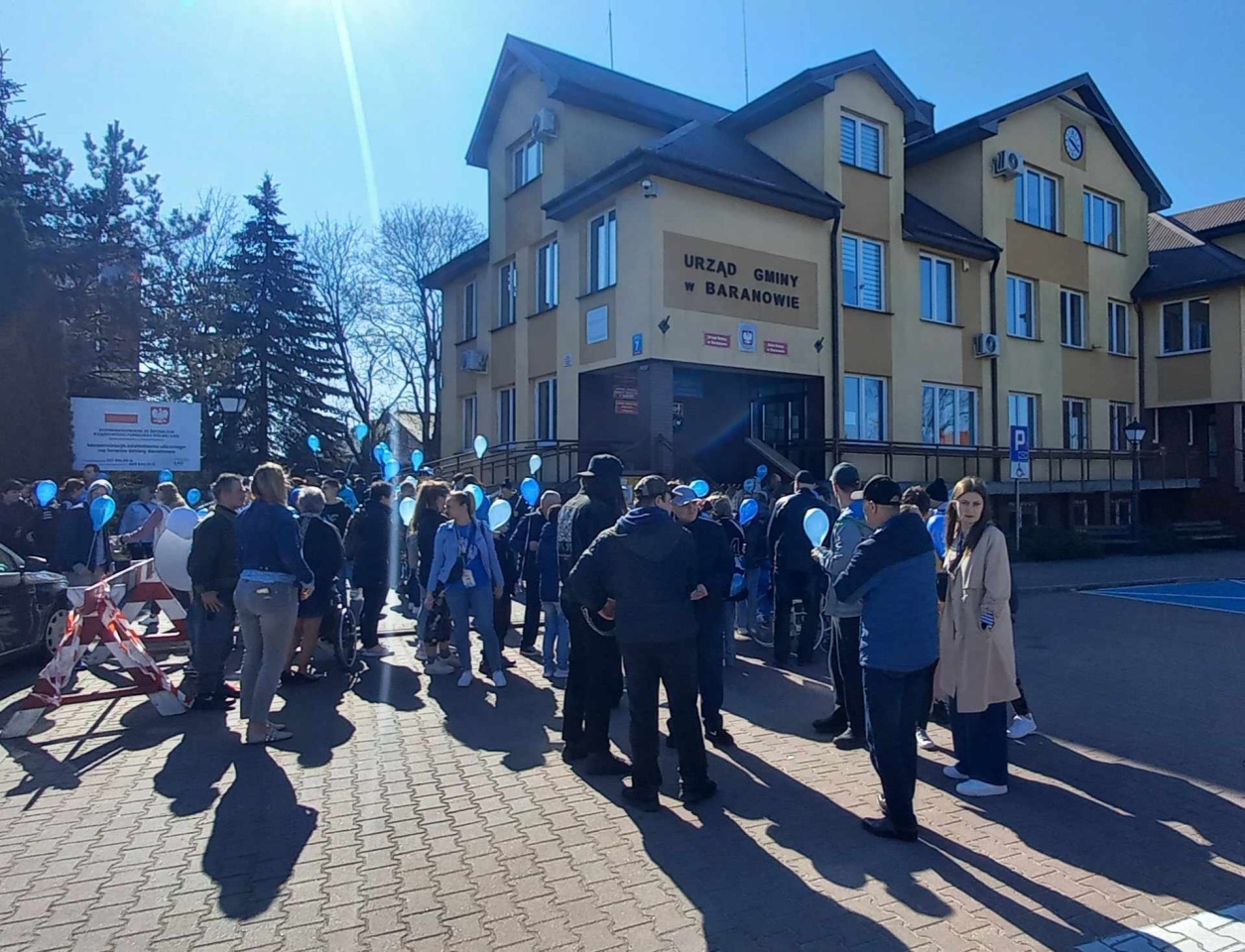 Obchody Światowego Dnia Świadomości Autyzmu w Baranowie [02.04.2025] - zdjęcie #49 - eOstroleka.pl