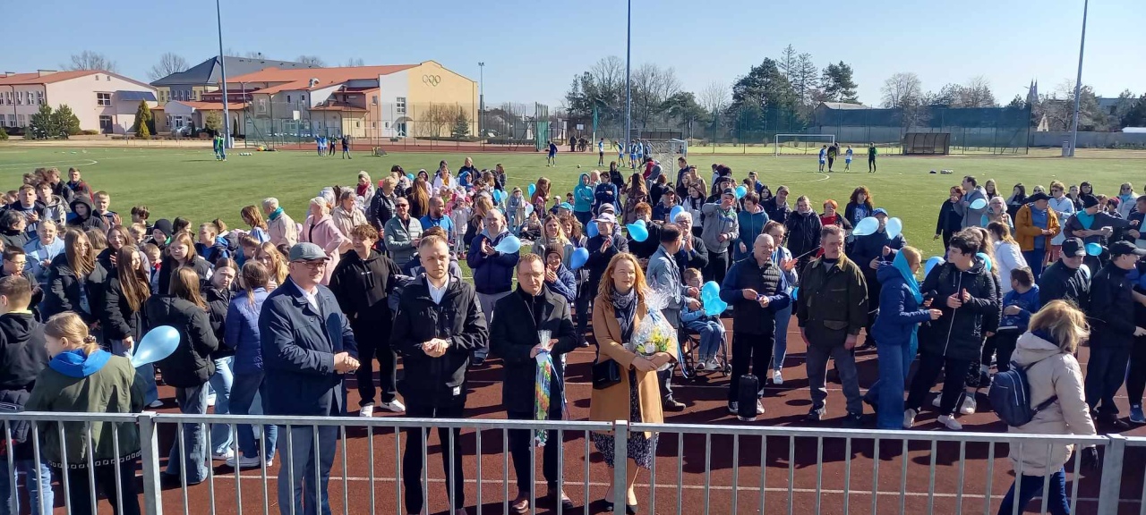 Obchody Światowego Dnia Świadomości Autyzmu w Baranowie [02.04.2025] - zdjęcie #47 - eOstroleka.pl
