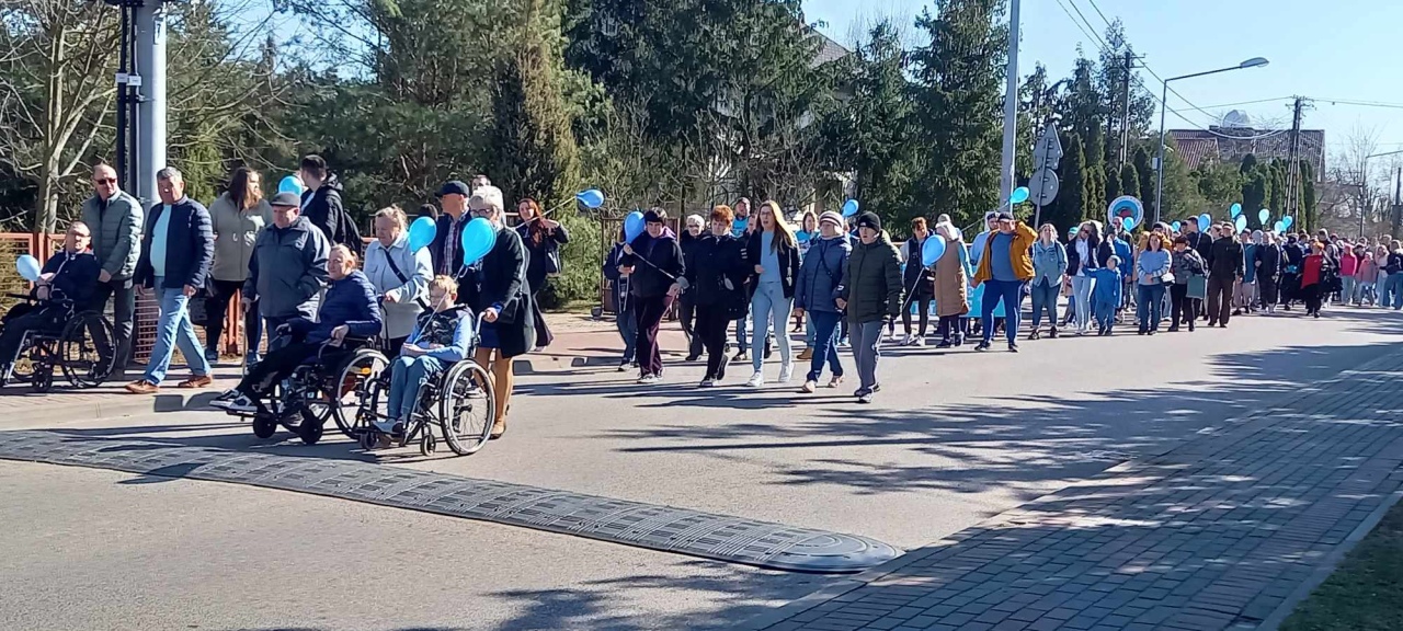 Obchody Światowego Dnia Świadomości Autyzmu w Baranowie [02.04.2025] - zdjęcie #41 - eOstroleka.pl
