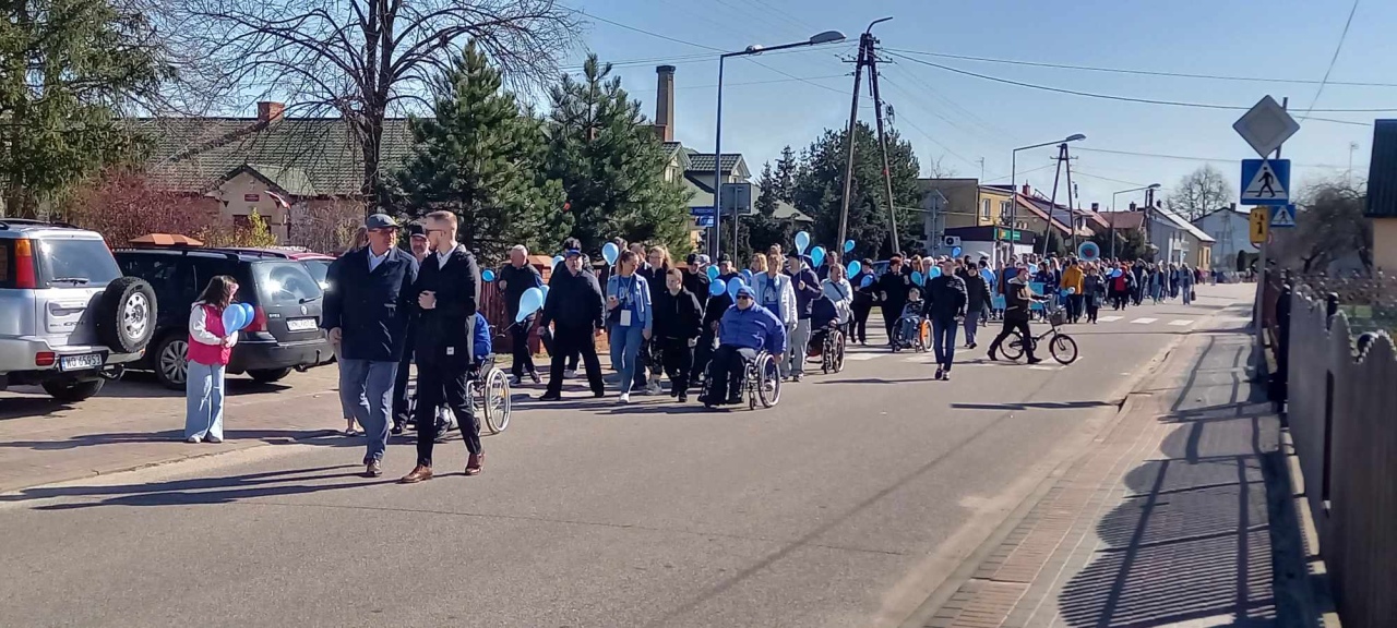 Obchody Światowego Dnia Świadomości Autyzmu w Baranowie [02.04.2025] - zdjęcie #39 - eOstroleka.pl