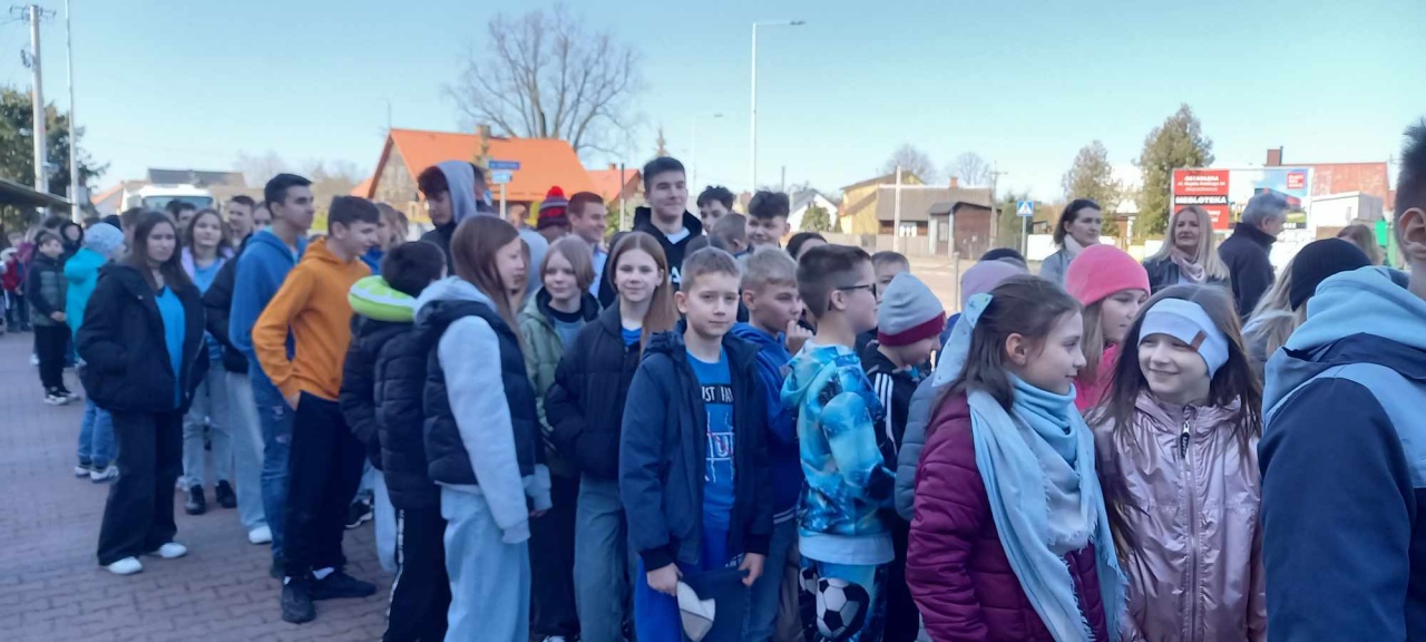 Obchody Światowego Dnia Świadomości Autyzmu w Baranowie [02.04.2025] - zdjęcie #14 - eOstroleka.pl