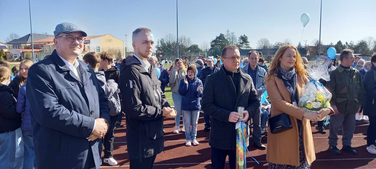 Obchody Światowego Dnia Świadomości Autyzmu w Baranowie [02.04.2025] - zdjęcie #6 - eOstroleka.pl