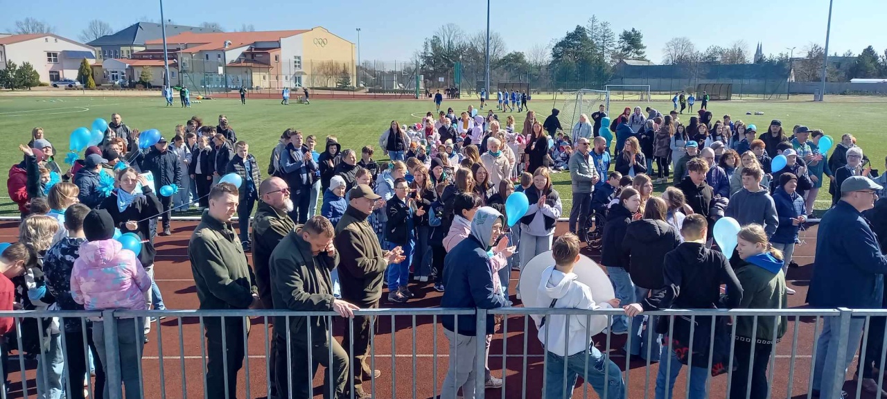 Obchody Światowego Dnia Świadomości Autyzmu w Baranowie [02.04.2025] - zdjęcie #5 - eOstroleka.pl