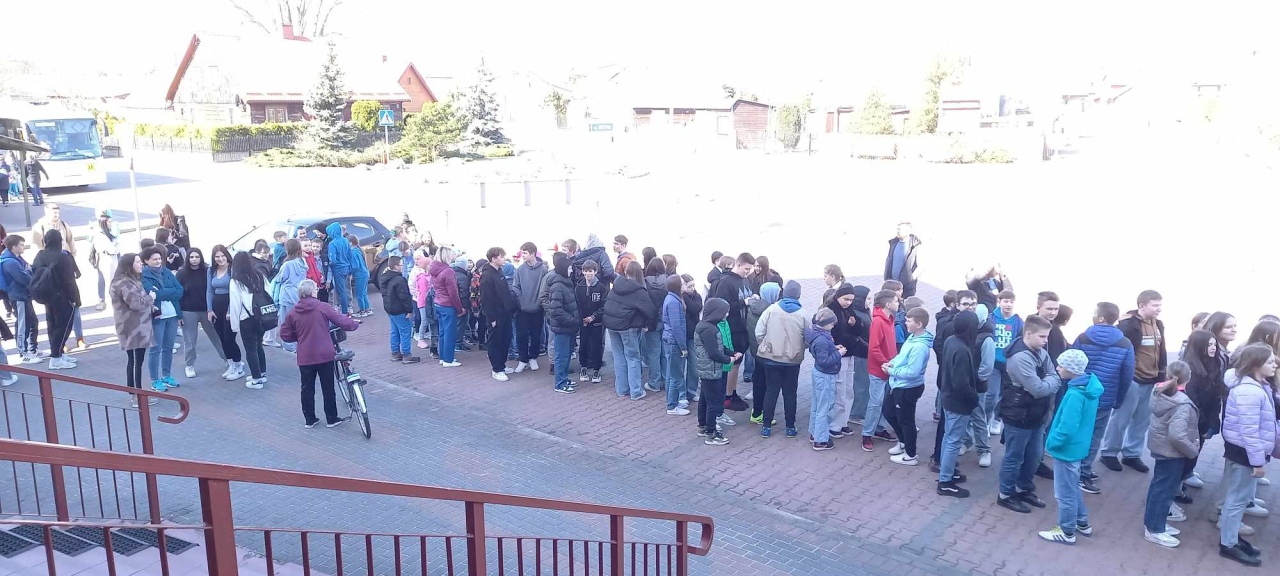 Obchody Światowego Dnia Świadomości Autyzmu w Baranowie [02.04.2025] - zdjęcie #1 - eOstroleka.pl
