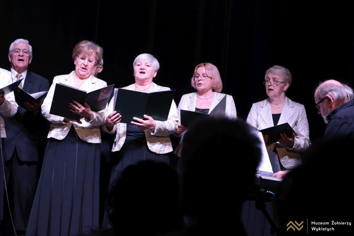 Koncert Wiosenny w Muzeum Żołnierzy Wyklętych [08.04.2025] - zdjęcie #42 - eOstroleka.pl