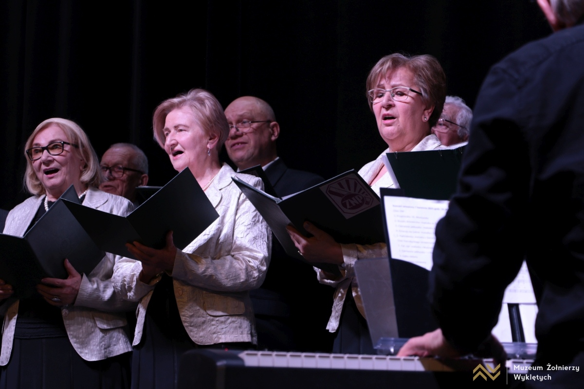 Koncert Wiosenny w Muzeum Żołnierzy Wyklętych [08.04.2025] - zdjęcie #25 - eOstroleka.pl
