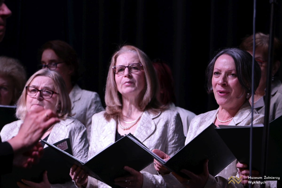 Koncert Wiosenny w Muzeum Żołnierzy Wyklętych [08.04.2025] - zdjęcie #19 - eOstroleka.pl