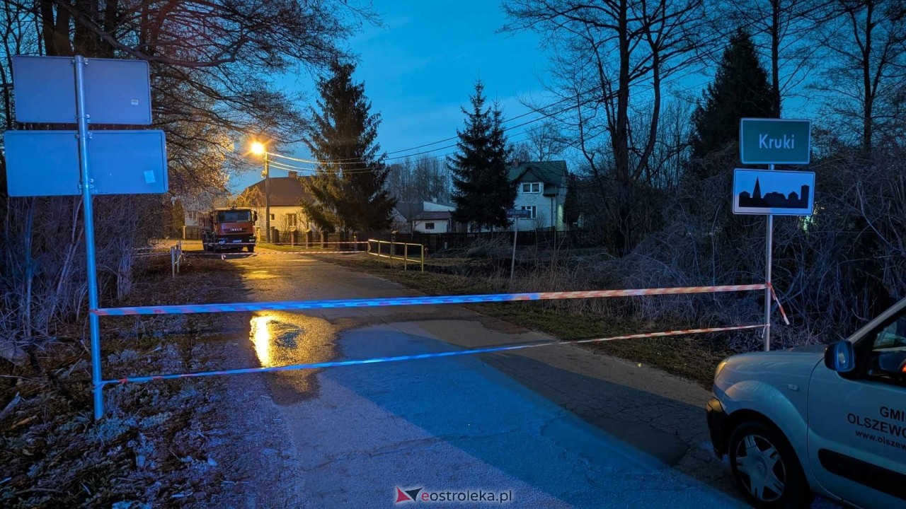 Pożar w Krukach na ulicy Kickiego [08.04.2025] - zdjęcie #1 - eOstroleka.pl