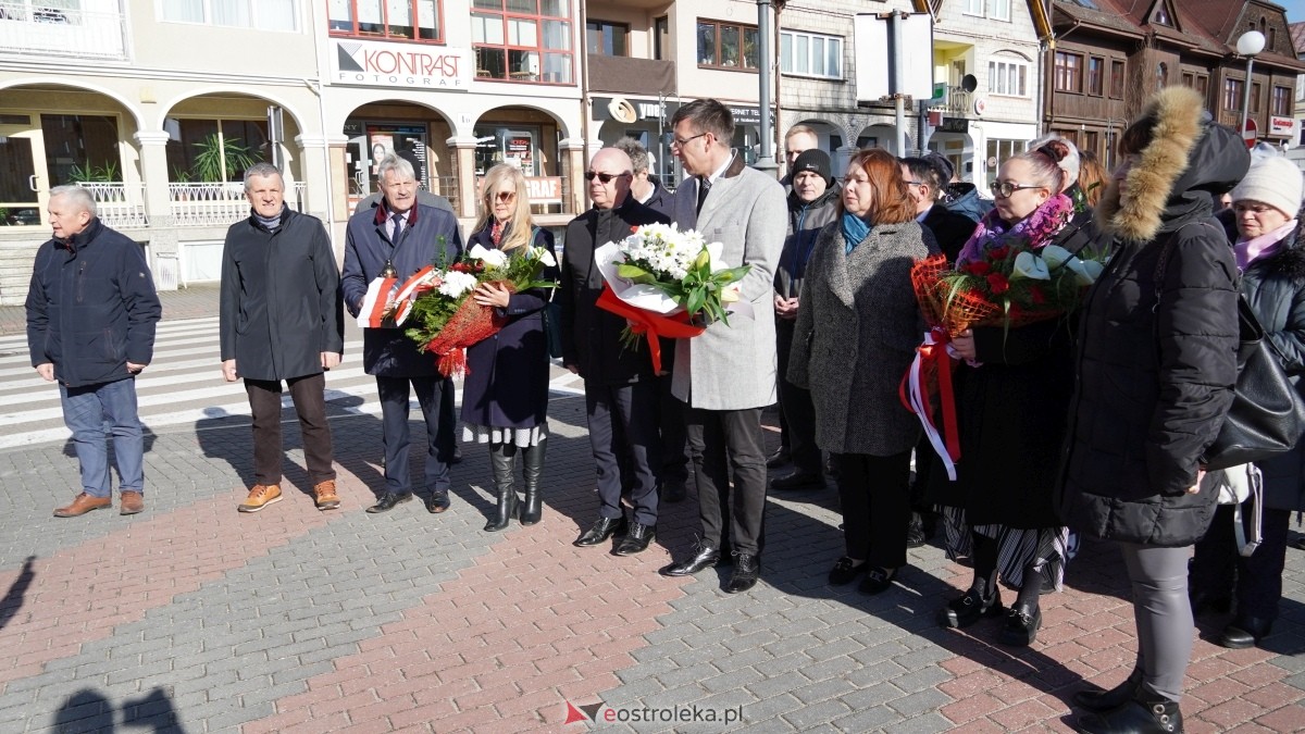 15. rocznica katastrofy smoleńskiej - mieszkańcy Ostrołęki w hołdzie ofiarom tragedii [10.04.2025] - zdjęcie #31 - eOstroleka.pl
