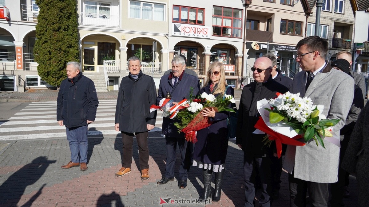 15. rocznica katastrofy smoleńskiej - mieszkańcy Ostrołęki w hołdzie ofiarom tragedii [10.04.2025] - zdjęcie #29 - eOstroleka.pl