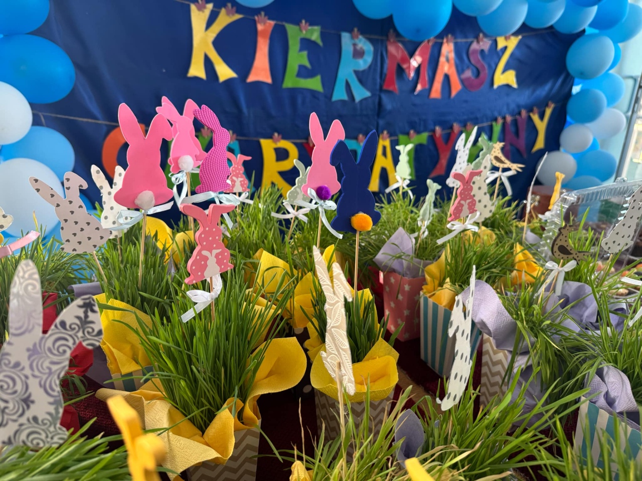 Kiermasz charytatywny w SP 10 w Ostrołęce [10.04.2025] - zdjęcie #3 - eOstroleka.pl
