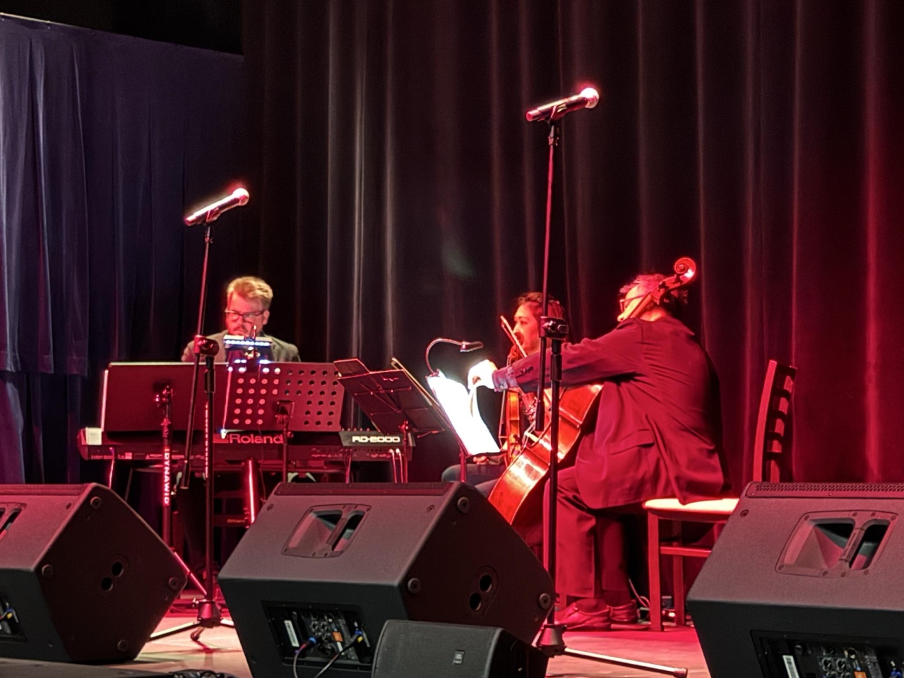 Koncert Modlitwa Katyńska w Muzeum Żołnierzy Wyklętych w Ostrołęce [10.04.2025] - zdjęcie #8 - eOstroleka.pl