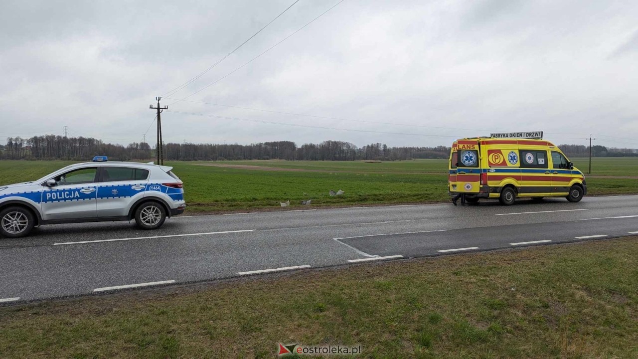 Dachowanie na DK-60 w Ponikwi Małej [11.04.2025] - zdjęcie #18 - eOstroleka.pl