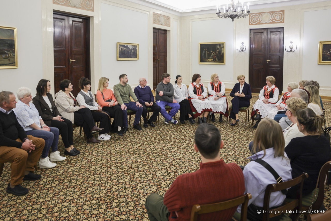 Zagajnica na spotkaniu z Pierwszą Damą, fot. Grzegorz Jakubowski KPRP [11.04.2025] - zdjęcie #4 - eOstroleka.pl