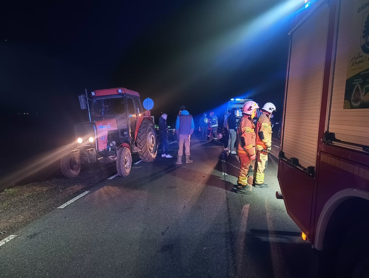 Wypadek w Dylewie [11.04.2025] - zdjęcie #3 - eOstroleka.pl