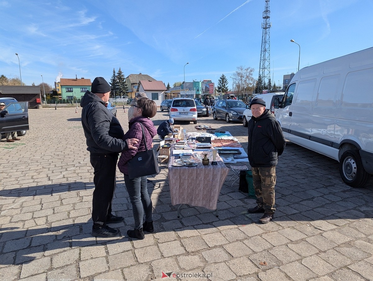 Pchli targ w Ostrołęce [12.04.2025] - zdjęcie #38 - eOstroleka.pl