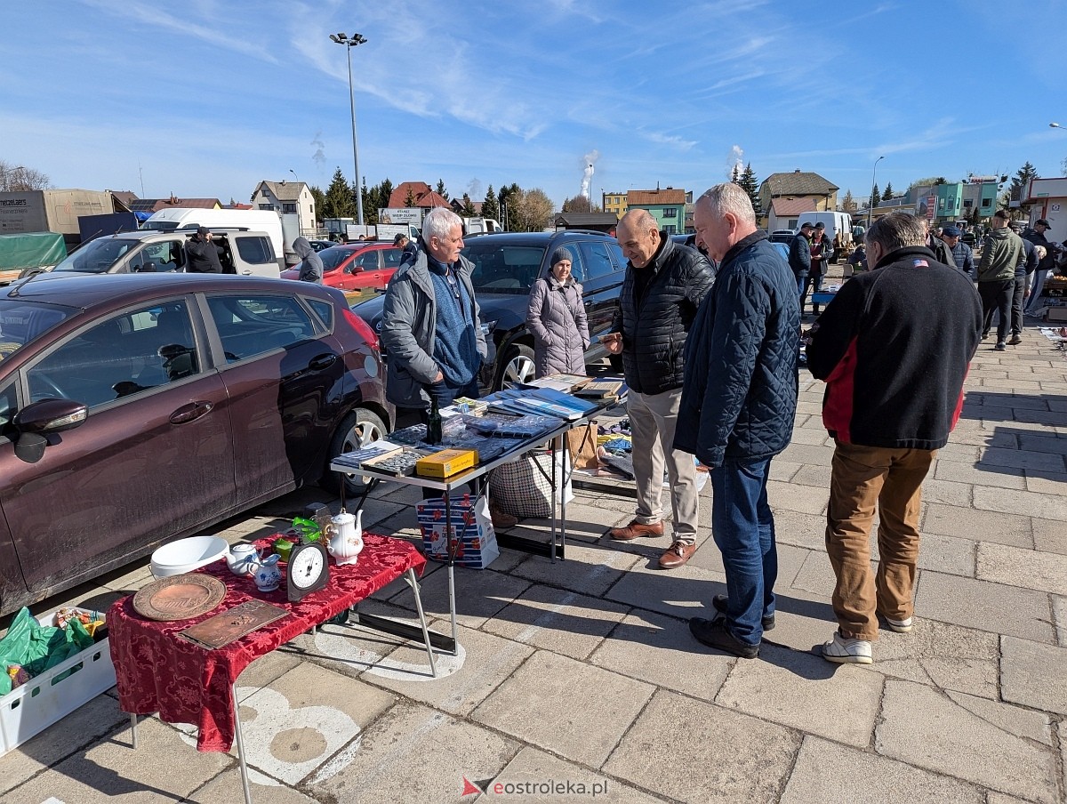 Pchli targ w Ostrołęce [12.04.2025] - zdjęcie #24 - eOstroleka.pl