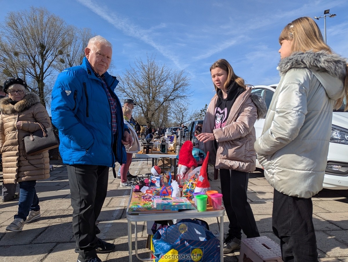 Pchli targ w Ostrołęce [12.04.2025] - zdjęcie #19 - eOstroleka.pl