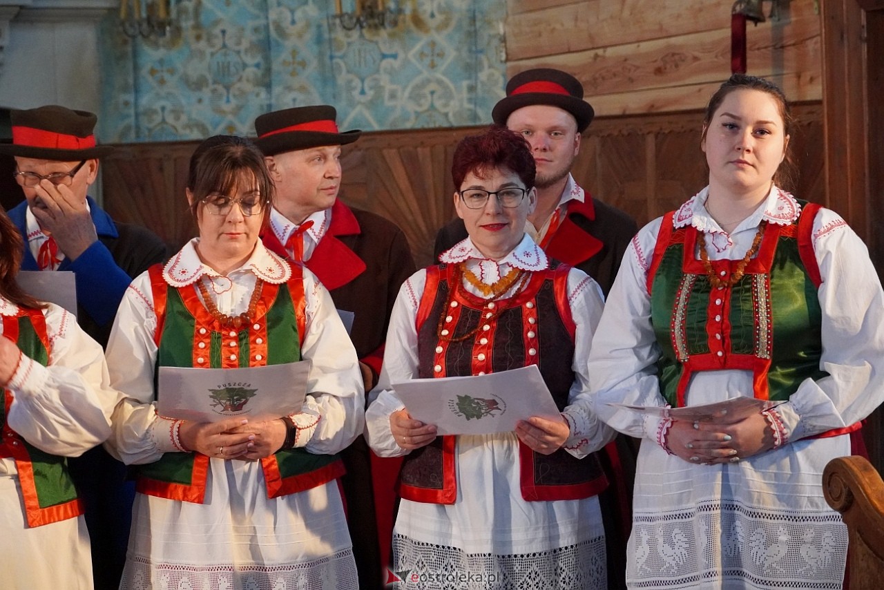 Prezentacje regionalnej pieśni sakralnej w w Kościele pw. św. Anny w Łysych [12.04.2025] - zdjęcie #30 - eOstroleka.pl