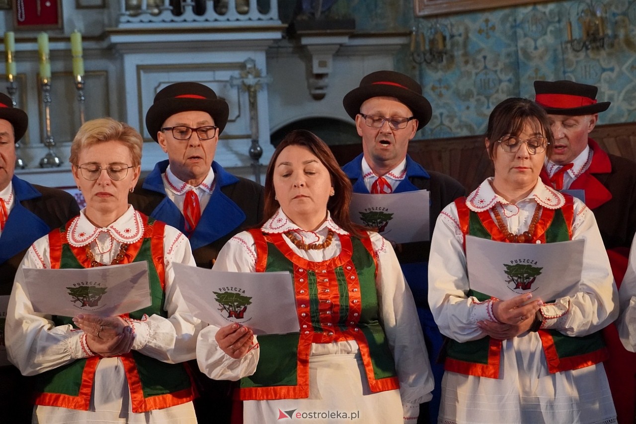 Prezentacje regionalnej pieśni sakralnej w w Kościele pw. św. Anny w Łysych [12.04.2025] - zdjęcie #20 - eOstroleka.pl