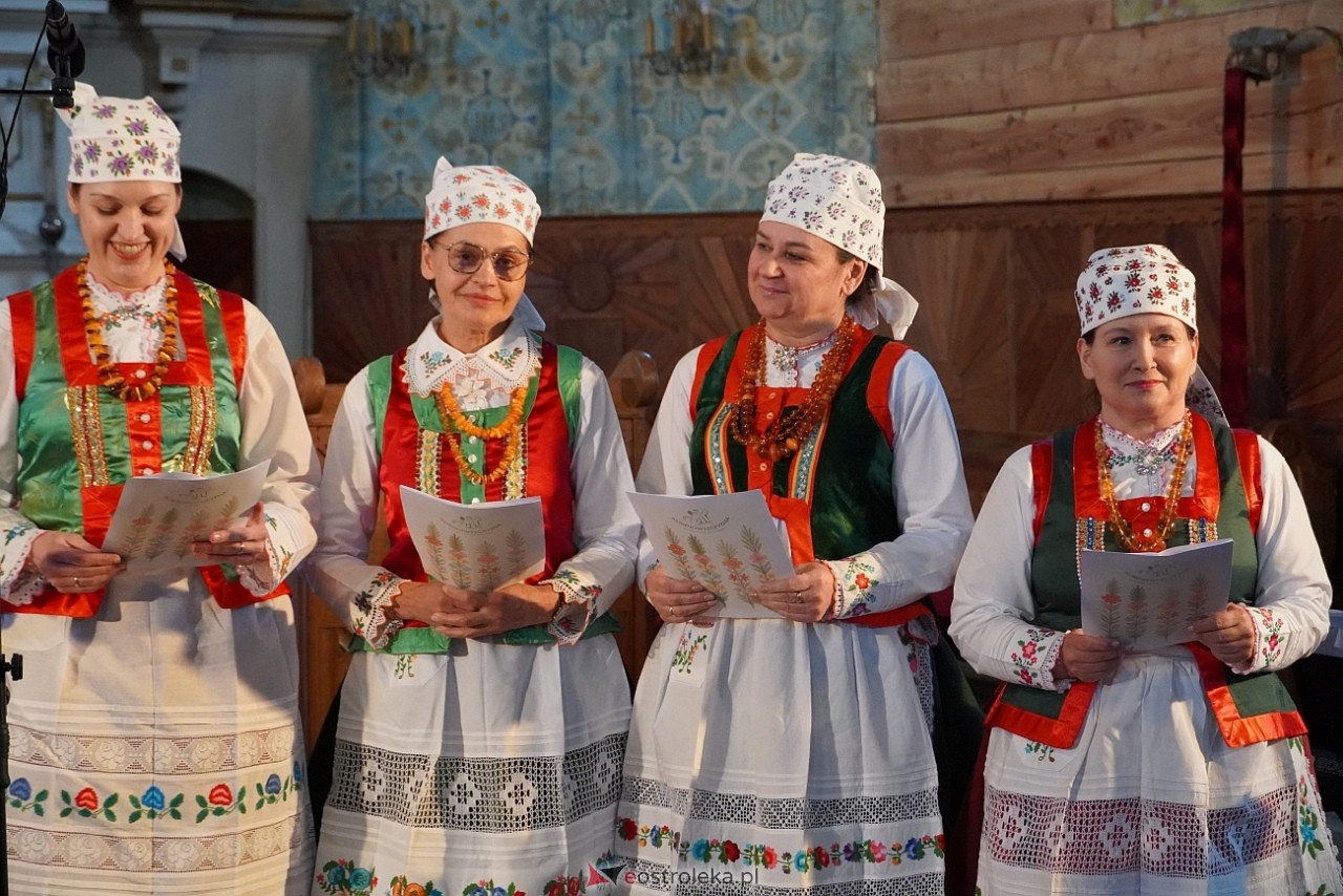 Prezentacje regionalnej pieśni sakralnej w w Kościele pw. św. Anny w Łysych [12.04.2025] - zdjęcie #11 - eOstroleka.pl