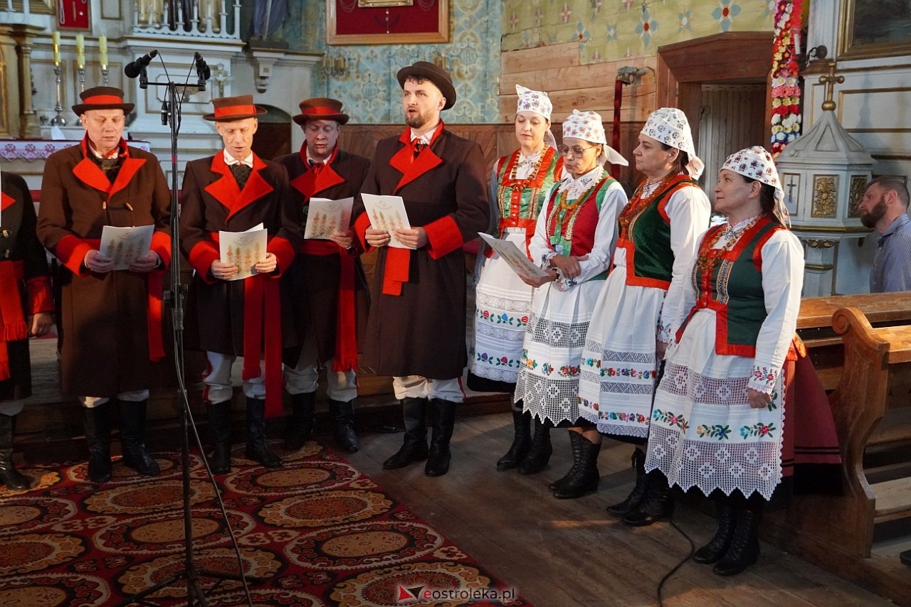 Prezentacje regionalnej pieśni sakralnej w w Kościele pw. św. Anny w Łysych [12.04.2025] - zdjęcie #1 - eOstroleka.pl