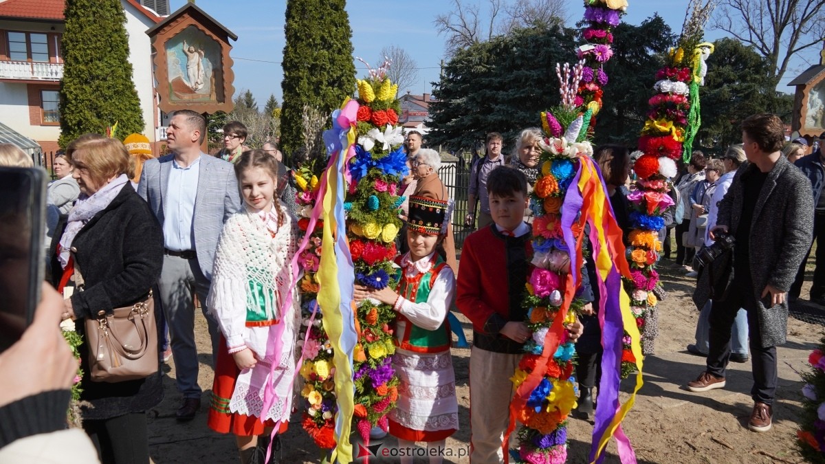 Niedziela Palmowa 2025 w Łysych [13.04.2025] - zdjęcie #409 - eOstroleka.pl