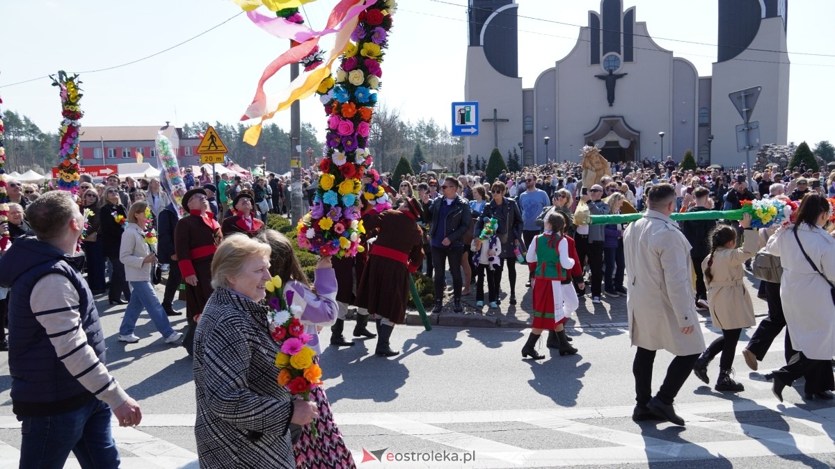 Niedziela Palmowa 2025 w Łysych [13.04.2025] - zdjęcie #154 - eOstroleka.pl