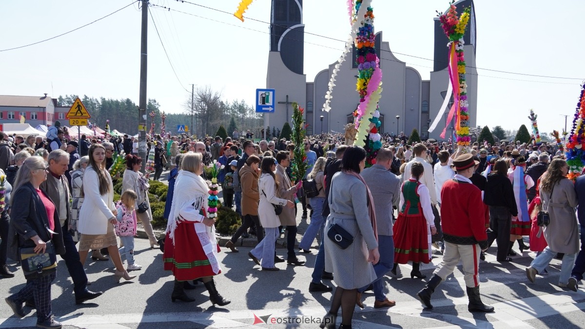 Niedziela Palmowa 2025 w Łysych [13.04.2025] - zdjęcie #142 - eOstroleka.pl