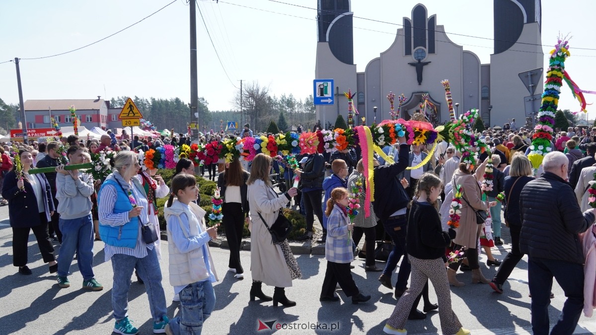 Niedziela Palmowa 2025 w Łysych [13.04.2025] - zdjęcie #98 - eOstroleka.pl