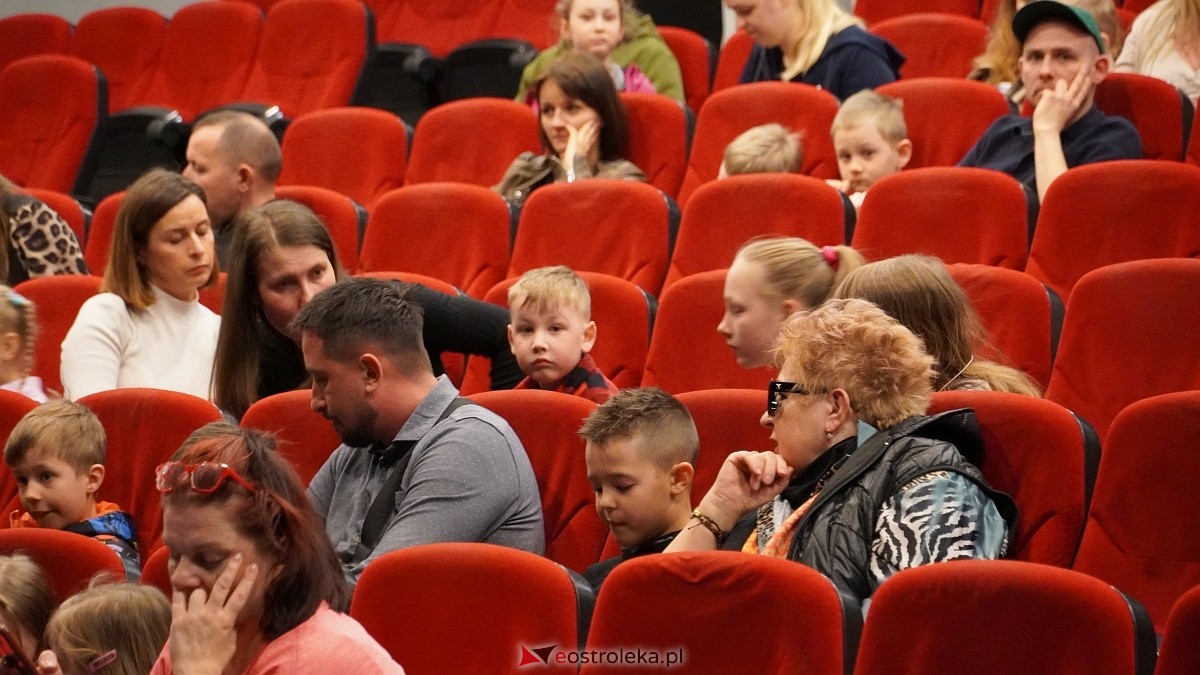 Spektakl Koziołek Matołek i jego przygody [13.04.2025] - zdjęcie #26 - eOstroleka.pl