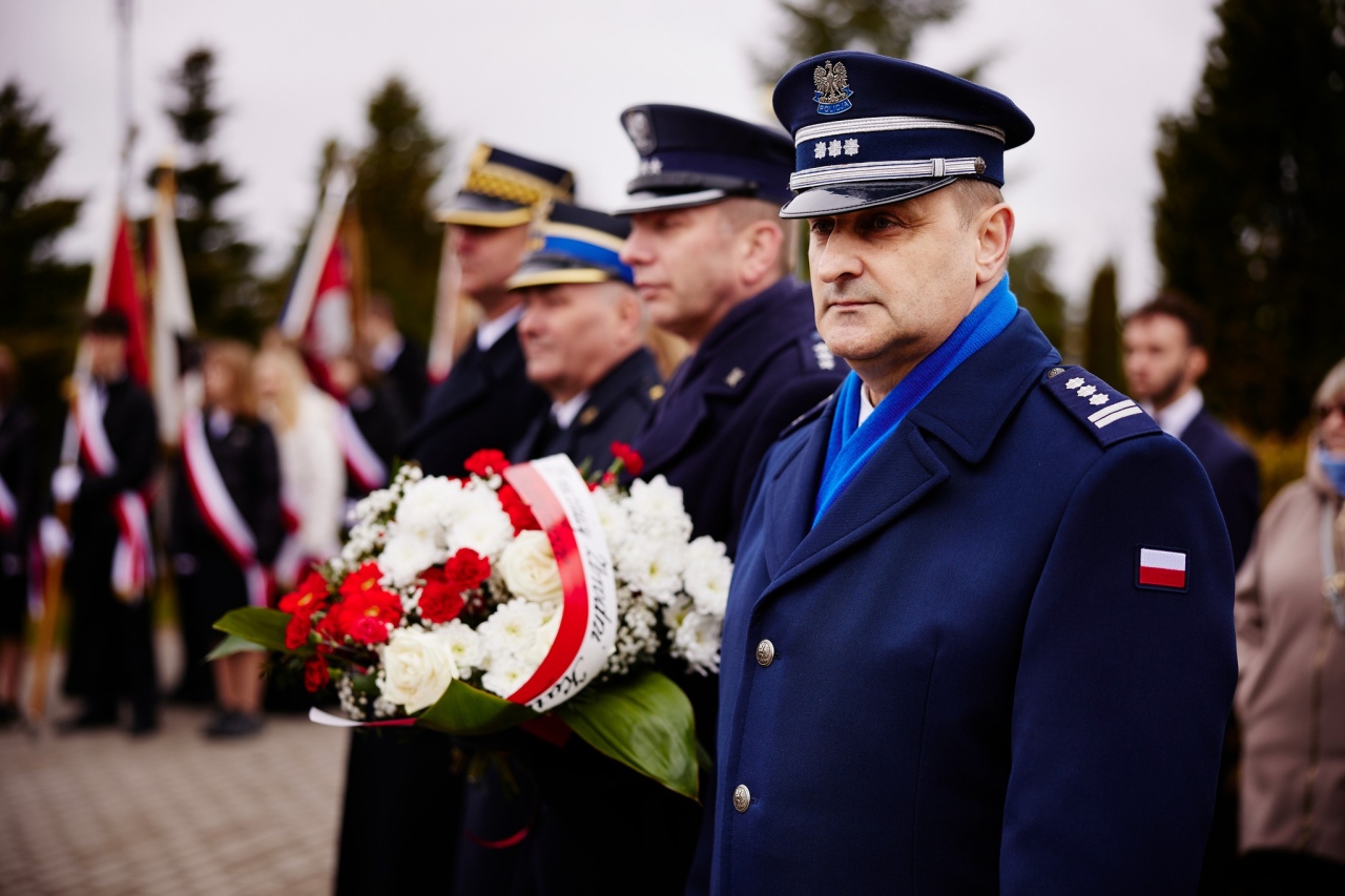 85. rocznica Zbrodni Katyńskiej - uroczystości w Ostrołęce [11.04.2025] - zdjęcie #32 - eOstroleka.pl