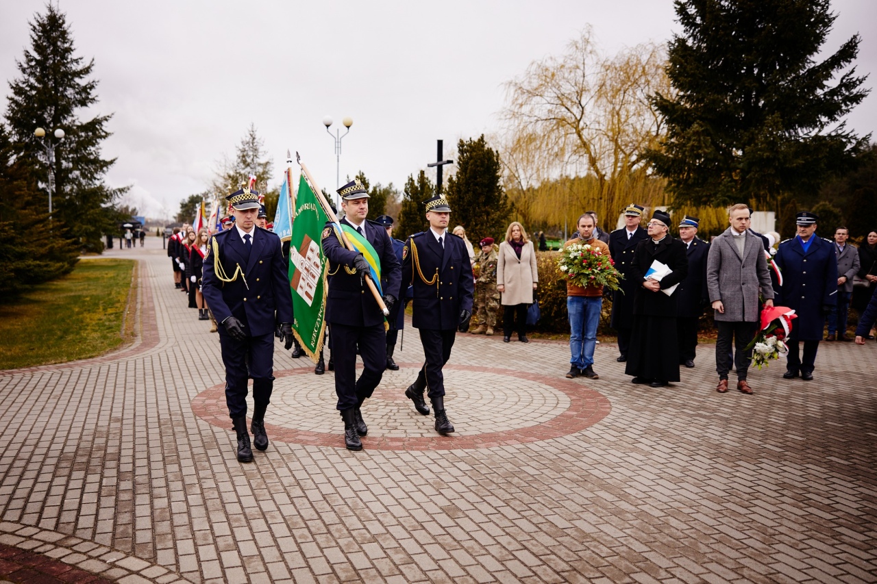 85. rocznica Zbrodni Katyńskiej - uroczystości w Ostrołęce [11.04.2025] - zdjęcie #27 - eOstroleka.pl