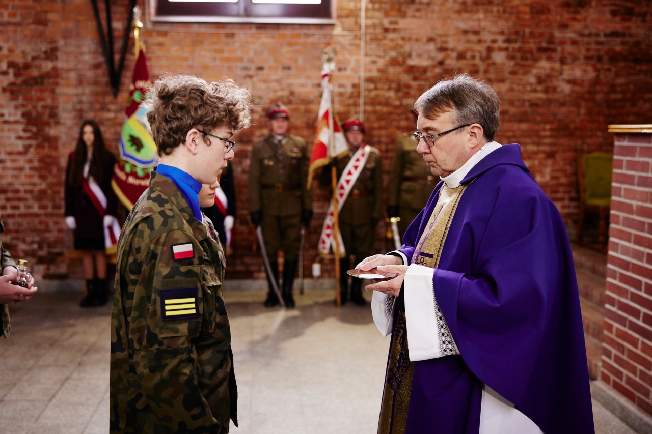 85. rocznica Zbrodni Katyńskiej - uroczystości w Ostrołęce [11.04.2025] - zdjęcie #26 - eOstroleka.pl