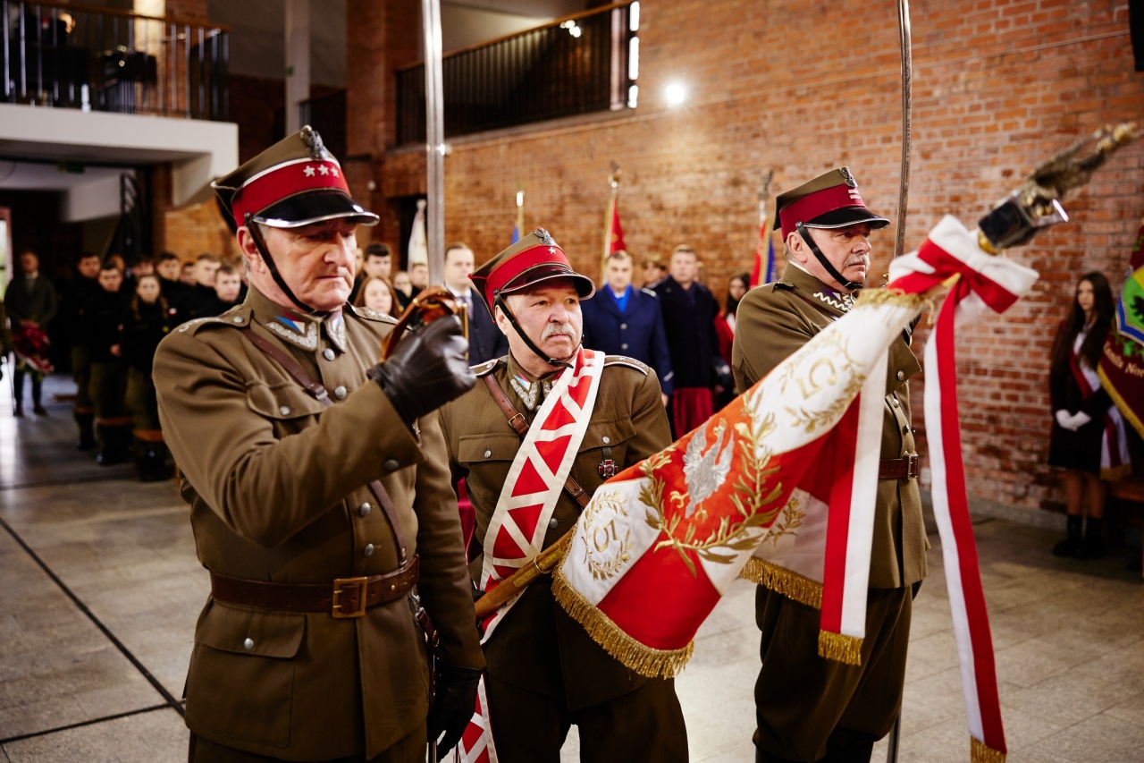85. rocznica Zbrodni Katyńskiej - uroczystości w Ostrołęce [11.04.2025] - zdjęcie #25 - eOstroleka.pl
