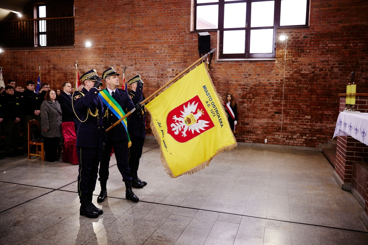 85. rocznica Zbrodni Katyńskiej - uroczystości w Ostrołęce [11.04.2025] - zdjęcie #14 - eOstroleka.pl