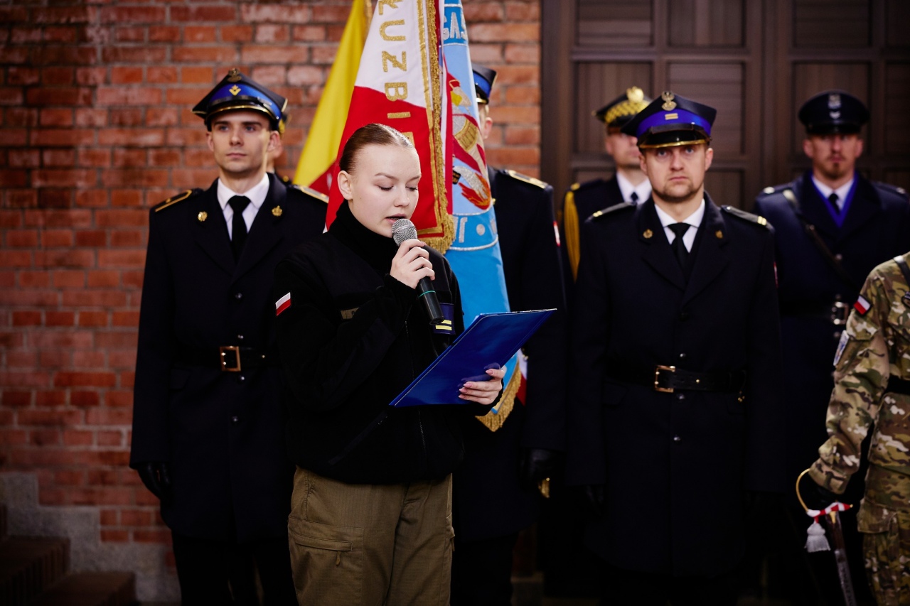 85. rocznica Zbrodni Katyńskiej - uroczystości w Ostrołęce [11.04.2025] - zdjęcie #10 - eOstroleka.pl