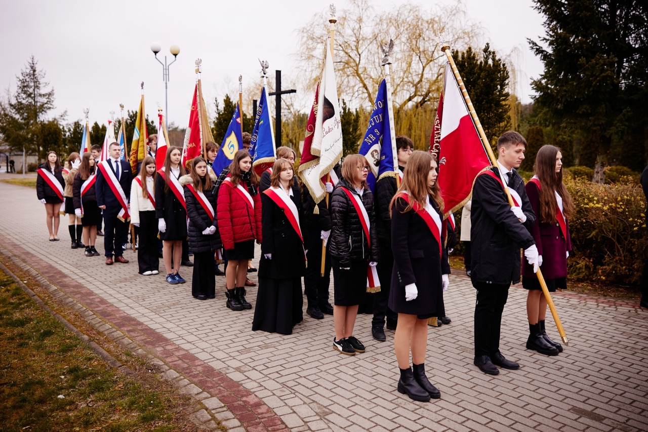 85. rocznica Zbrodni Katyńskiej - uroczystości w Ostrołęce [11.04.2025] - zdjęcie #8 - eOstroleka.pl