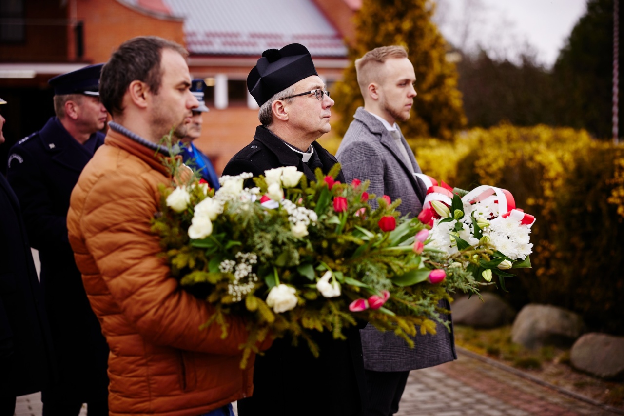 85. rocznica Zbrodni Katyńskiej - uroczystości w Ostrołęce [11.04.2025] - zdjęcie #6 - eOstroleka.pl